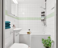 Glazen douchewand kiezen voor een badkamer die rust uitstraalt