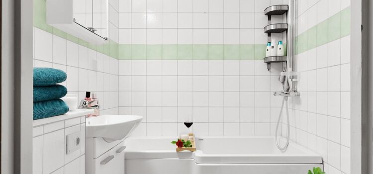 Glazen douchewand kiezen voor een badkamer die rust uitstraalt